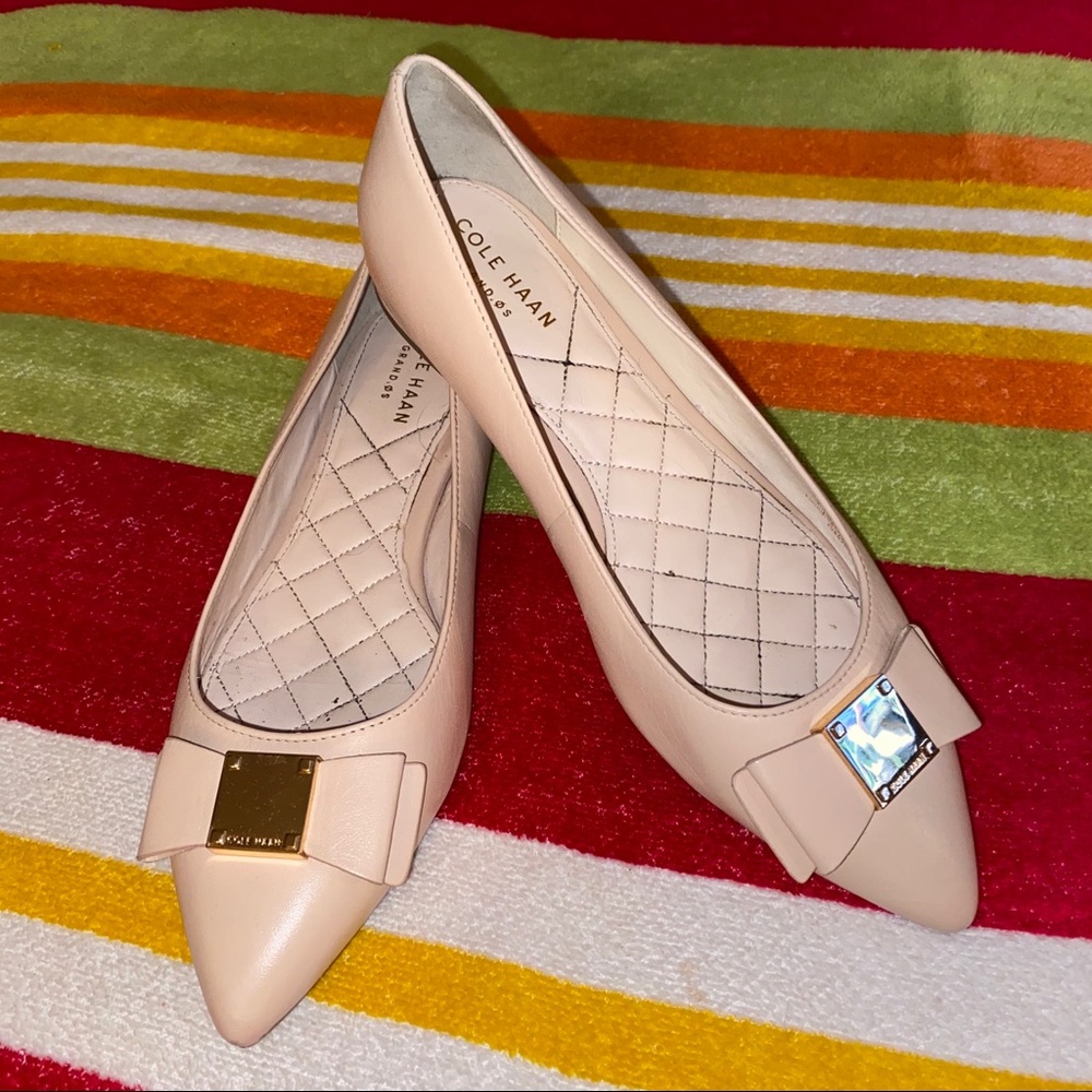 EUC Cole Haan Nude Bow Flats